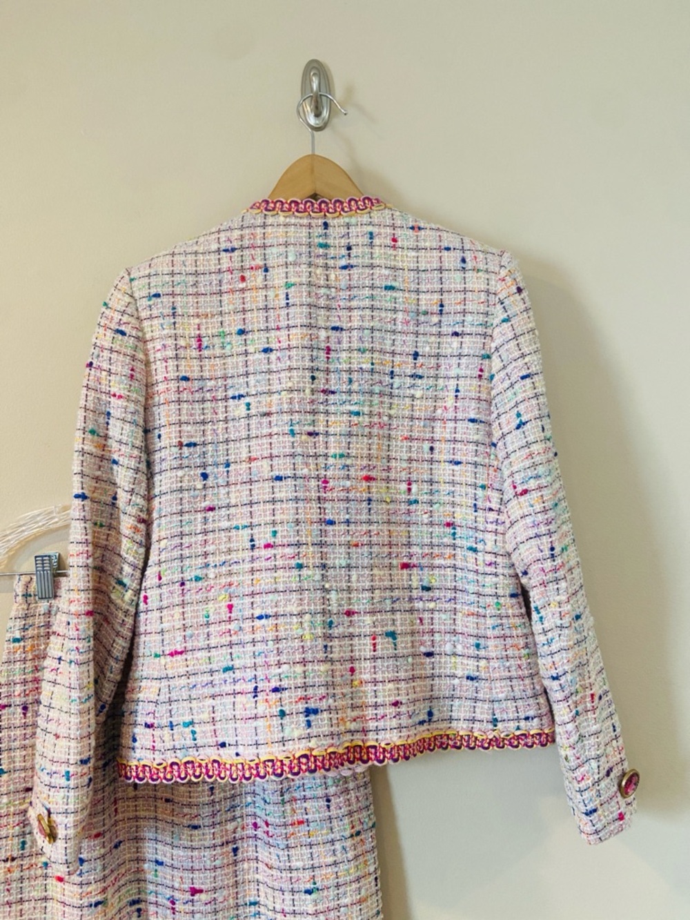 Vintage Union Made Tweed Skirt Suit Set Jeweled Button Pastel Boucle Size 4 - Picture 8 of 12